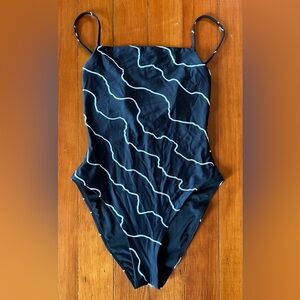 NWOT Madewell Black w/ Wavy White Pattern Square-Neck One-piece Swimsuit - Small